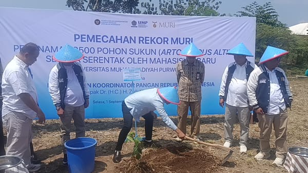 UMP Purwokerto Raih Rekor MURI, Tanam 5.000 Pohon Sukun