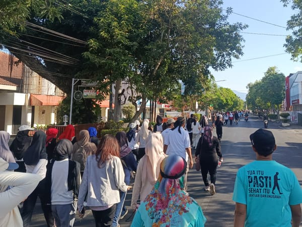 Ratusan Pecinta RRI Ikuti Jalan Sehat RRI Fest di Purwokerto