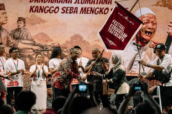 Tutup FKY 2026 di Sleman, Wagub DIY: Kebudayaan Harus Jadi Aksara yang Terus Dibaca dan Diwariskan.