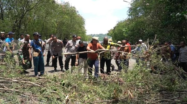 Palang Dibuka Arus Lalu Lintas Jalan Ring Road Jayapura Kembali Normal
