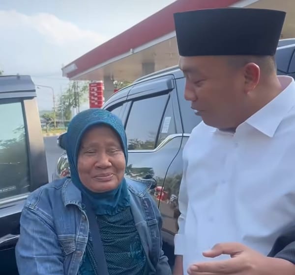 Bupati Bantu Warga Situbondo Kembali Setelah 31 Tahun Di Merauke