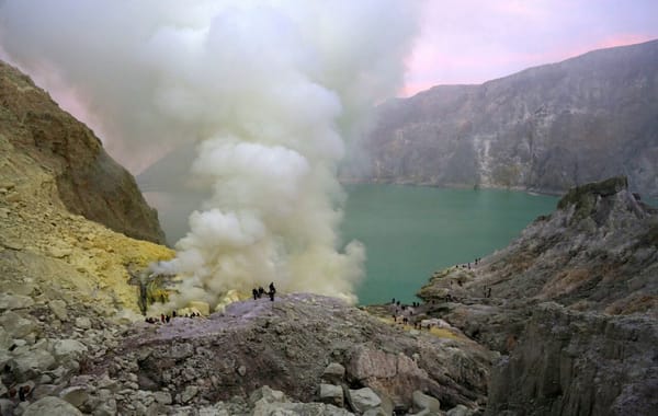 Wisata Kawah Ijen Dibuka Kembali Mulai 28 September 2026