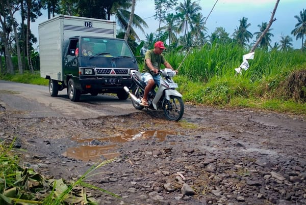 Pemkab Lumajang Mulai Garap Perbaikan Jalan, Prioritaskan Rusak Berat