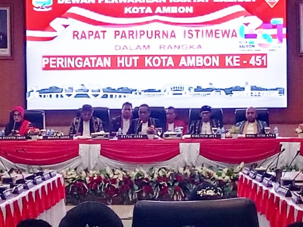 Bodewin Wattimena meneteskan air Mata,Dua Tahun Kepemimpinan Jadi Catatan Perjuangan Bangun Ambon