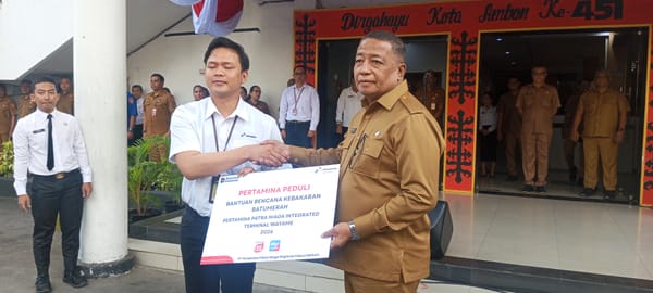 PT. Pertamina Patra Niaga Bersama Pemkot Salurkan Bantuan  Korban Kebakaran di Batu Merah