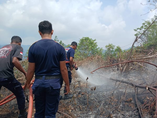 Akibat sampah, Ambon Siaga! Dua Kebakaran Sehari di Air Salobar