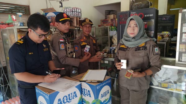 Satpol PP Rembang Sita 1.716 Batang Rokok Ilegal, Pita Cukai Salah Peruntukan Jadi Temuan