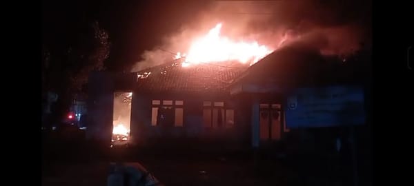 Eks Puskesmas Sluke Rembang Terbakar, Diduga Akibat Korsleting Listrik