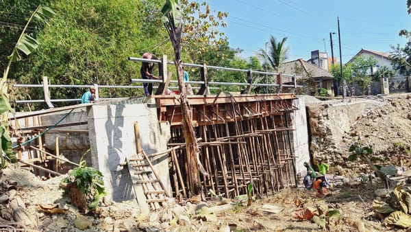 Sudah Tak Layak dan Membahayakan, Pemkab Rembang Perbaiki Jembatan Kaliombo