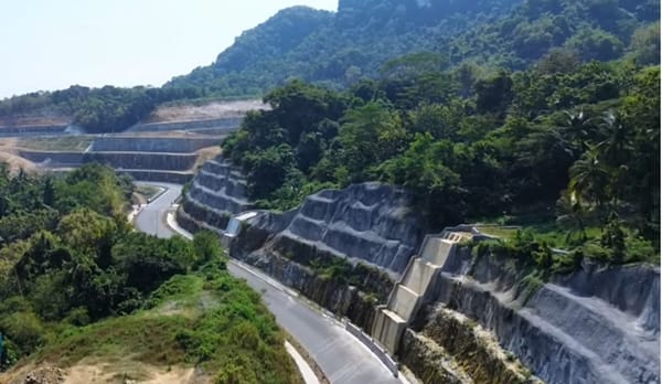 Kelok 23 Rampung  Panorama Keindahan  di Kawasan Pesisir Selatan Jawa
