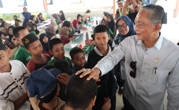 Menteri Dody Beri Perhatian Ketersediaan Air Bersih dan Sistem Drainase SR Pontianak