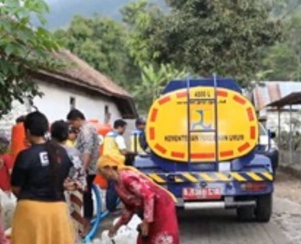23,2 Juta Liter Air Bersih  Disalurkan Hadapi Kekeringan di Jateng dan Jatim