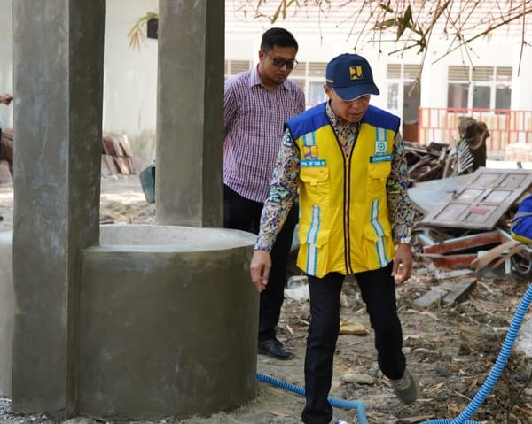 Kementerian PU Bangun Sumur Bor Dangkal di Desa Slangit Cirebon