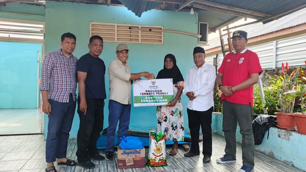 Pemkot Ternate Serahkan Bantuan BAZNAS Kepada Korban Angin Puting Beliung