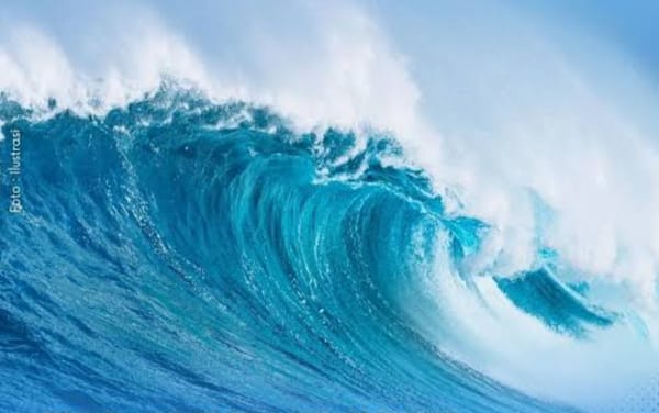 Gelombang Tinggi 1,25 - 2,5 Meter Mengancam Sejumlah Perairan di Maluku Utara