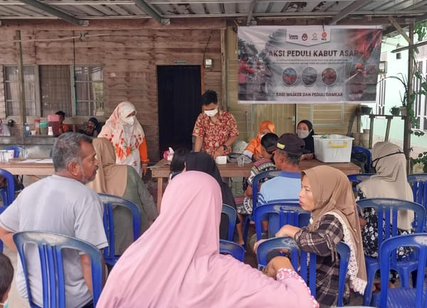 Tak Hanya Padamkan Api, DPW PKS Kalteng Beri Layanan Kesehatan bagi Warga Terdampak Asap