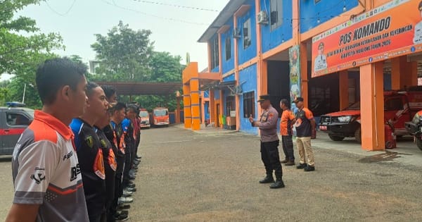 Polres Tabalong Bersama BPBD Salurkan Air Bersih kepada Warga Terdampak Kekeringan
