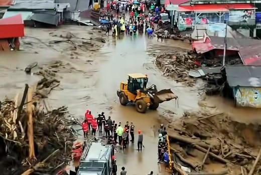 Jalur Padang-Solok di Aro Suka Lumpuh, Truk Berat Wajib Lewat Padang Panjang