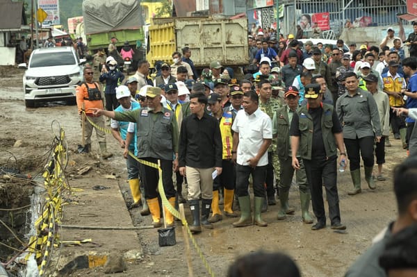 Tinjau Banjir Solok, Wapres Gibran Minta Cicilan Warga Direstrukturisasi