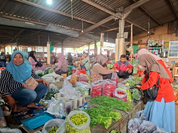 Pasar Karangpandan Ramai Wisatawan, Berkah Sayur Murah di Tengah Penurunan Permintaan Pasar