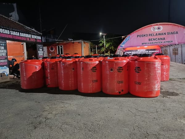BPBD Jatim Kirim 30 Tandon Air untuk Bantu Atasi Kekeringan di Jember