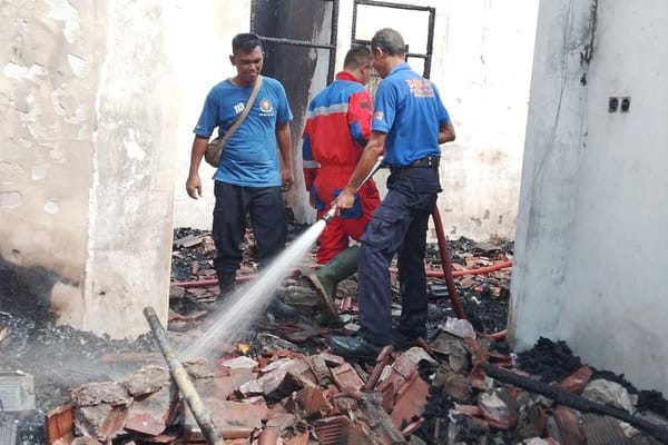 Damkar Buleleng Bergerak Cepat Cegah Api Meluas di Enam Titik Kebakaran