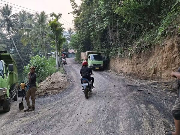 Riyanda Putra Pantau Revitalisasi Jalan Sawahlunto, Warga Menanti Hasil yang Berkualitas