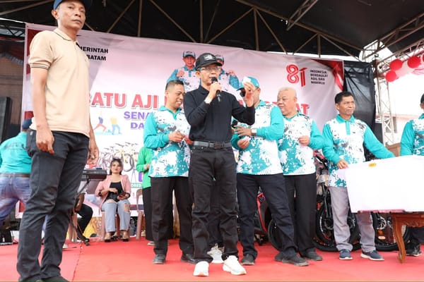 Walikota Batam mengapresiasi antusiasme dan kekompakan masyarakat.