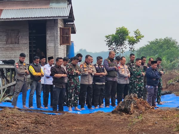Ditengah Gencarnya Penanganan Karhutla di Inhu, Pangdam dan Kapolda Riau Shalat Istisqa