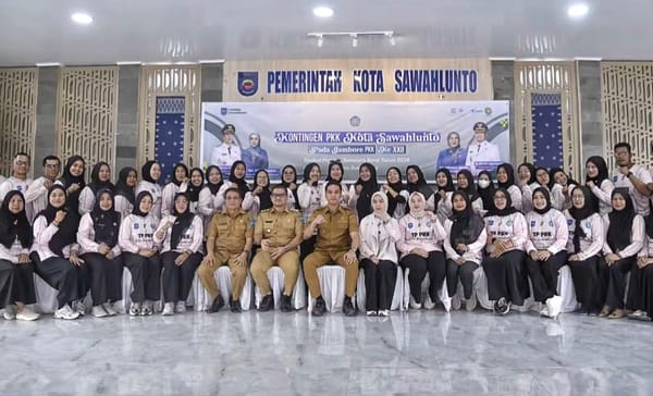 Lepas Kontingen Jambore PKK Tingkat Sumbar, Wali Kota Sawahlunto Dorong Benchmarking dan Inovasi