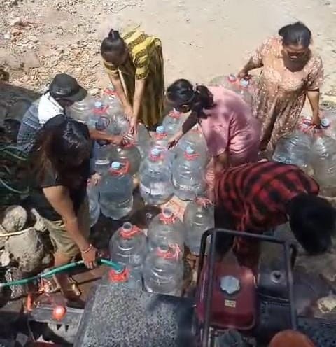 Darurat Air Bersih! 40 KK di Jember Bergantung pada 5.000 Liter Bantuan BPBD