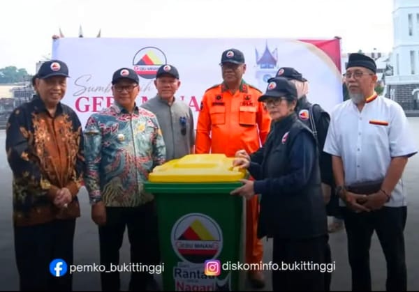 Pemko Bukittinggi Terima Bantuan 50 Tong Sampah dari Gebu Minang