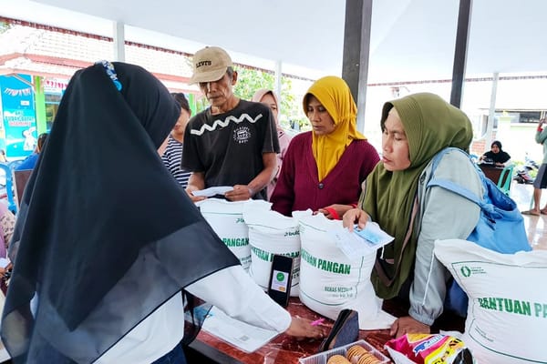 Sebanyak 434 KPM Desa Pundungsari Lumajang Terima Bantuan Pangan