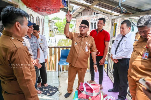 Wali Kota Tanjungpinang Tinjau Rumah Warga Terdampak Puting Beliung