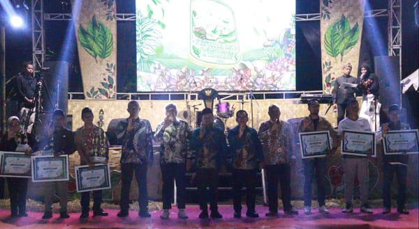 Wabup Bondowoso Menutup Festival Kopi dan Tembakau, Wadah Ekspresi dan Kreasi Masyarakat