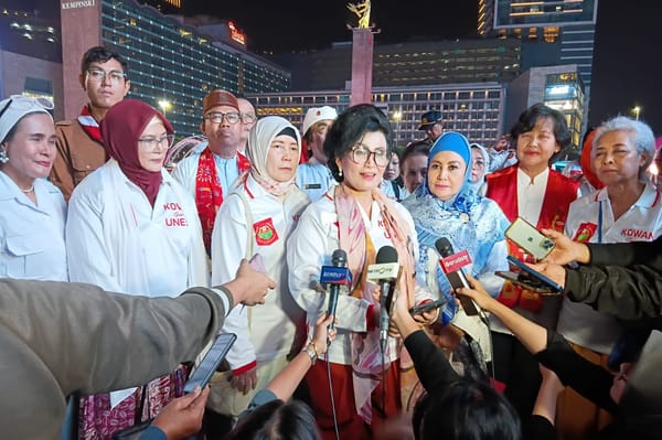 KOWANI Nyalakan Perdamaian dari Bundaran Hotel Indonesia