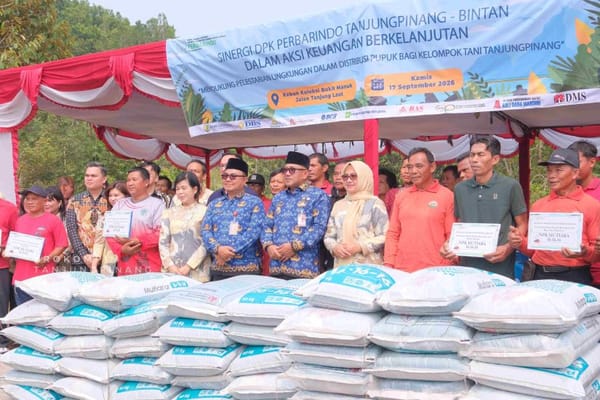 Perbarindo Tanjungpinang-Bintan Serahkan Bantuan Pupuk kepada Kelompok Tani