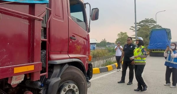 PJR BSD Edukasi Sopir Truk tentang Bahaya Muatan Berlebih