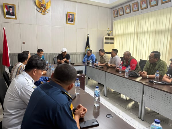 Atlet Porprov Sumbar Tujuan Mentawai Tertahan di Teluk Bayur, Wagub Vasko Ruseimy Turun Tangan