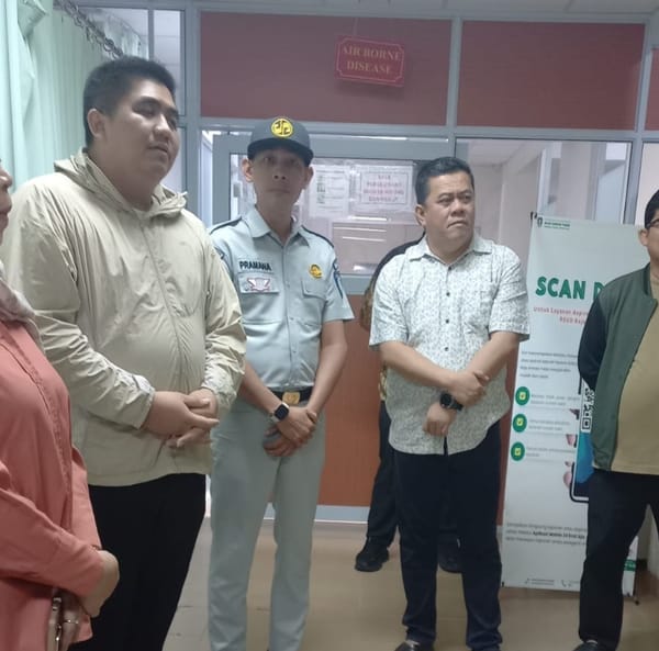 Bus Operasional Pemkab Bintan Terbalik Usai Tabrakan, 24 Orang Dilarikan ke Rumah Sakit