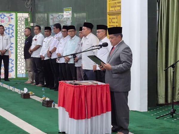 Lantik 60 Pejabat, Bupati Agam Tekankan Integritas dan Amanah