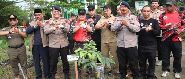 HUT ke-81 Brimob, Tanam Pohon dan Siapkan Bedah Rumah Warga Kubu Raya