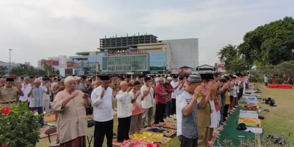 Ribuan Umat Islam Gelar Salat Istisqa di Purwokerto, Bupati Minta Warga Hemat Air