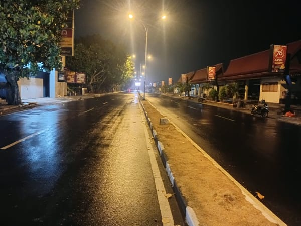 Setelah Enam Bulan Menanti, Hujan Dini Hari Membawa Harapan bagi Warga Ternate