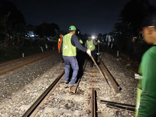 KAI Daop 6 Perkuat Prasarana Rel dan Jembatan Hadapi Musim Hujan dan Nataru