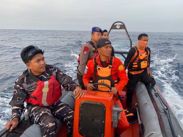 Tim SAR Lakukan Pencarian WNA Asal Korea Selatan Hilang saat Snorkeling di Gili Terawangan