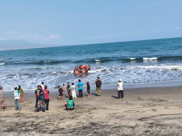 Tim SAR Lanjutkan Pencarian 3 Wisatawan Terbawa Arus di Pantai Batu Pampang, Sumbawa