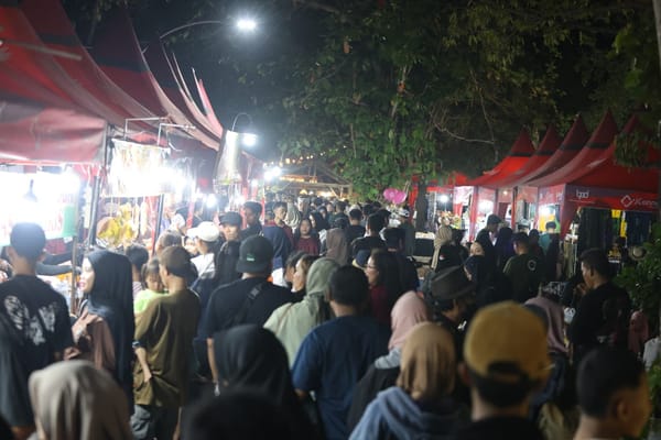 Pertunjukan Gandrung Sewu 2026 Tingkatkan Penjualan Pedagang