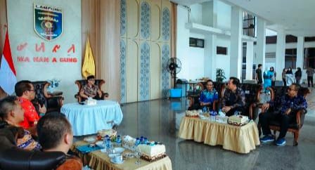 Gubernur Mirza Pimpin Rapat Optimalisasi dan Pemberdayaan Masyarakat dalam Program Desaku Maju