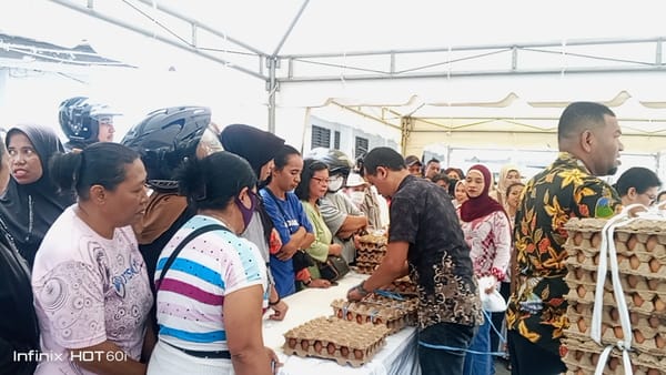 Ratusan Warga Padati Pangan Murah di Balai Kota Ambon